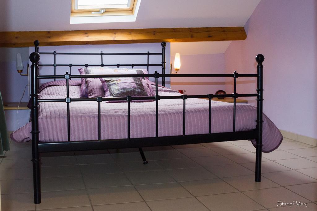 Gites "Les Framboisiers" Neufchâteau Zimmer foto